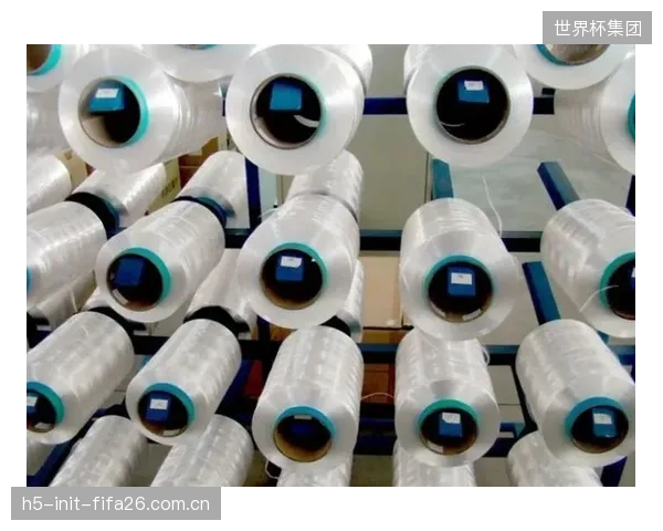 围绕UHMWPE纤维凝胶纺丝等核心技术的专利壁垒，限制了市场竞争，减缓了更高抗断裂拉伸性能材料的成本下降速度和普及进程